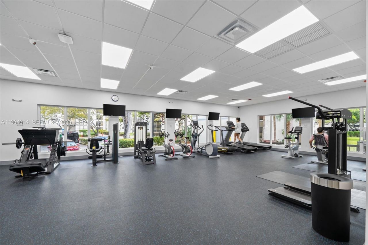 17011 N Bay Rd, Unit 101, Sunny Isles Beach, FL 33160 Photo