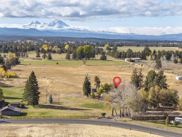 19190 Pinehurst Road, Bend, OR 97703