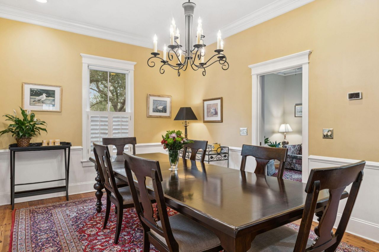 55 Eastlake Road Photo 10