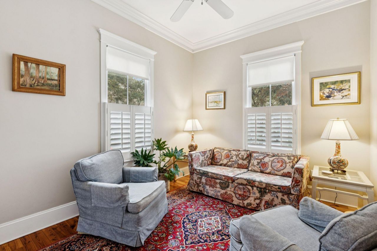 55 Eastlake Road Photo 11