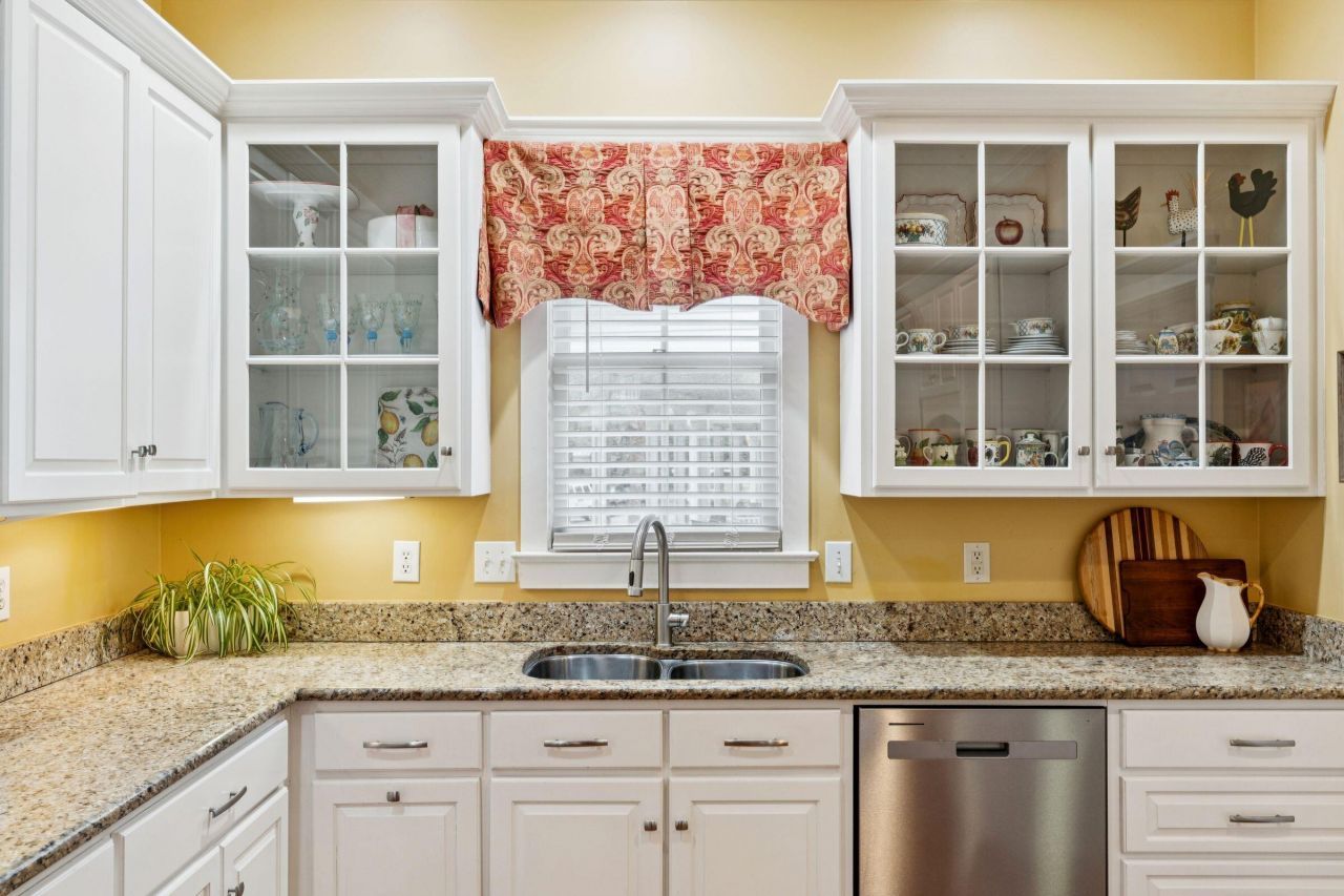 55 Eastlake Road Photo 14