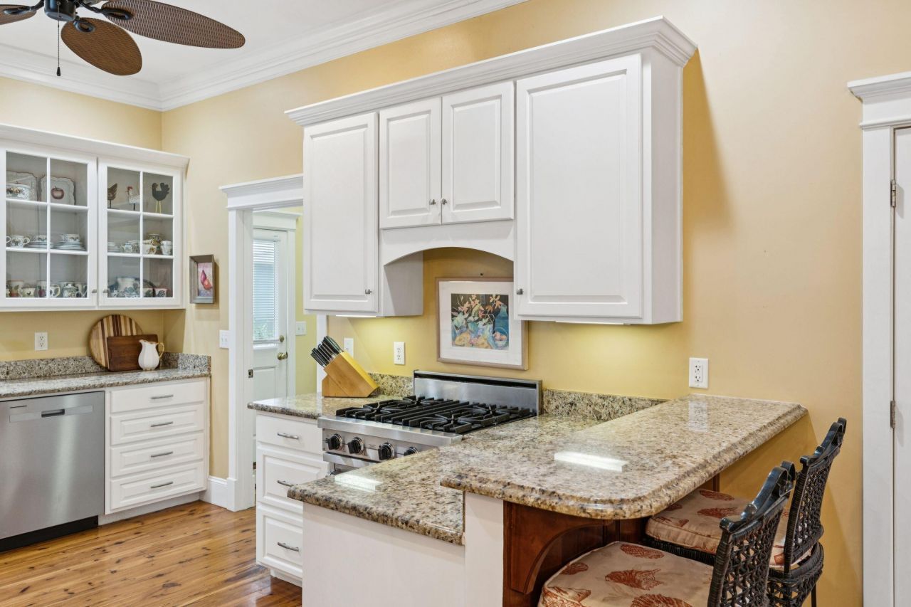 55 Eastlake Road Photo 15