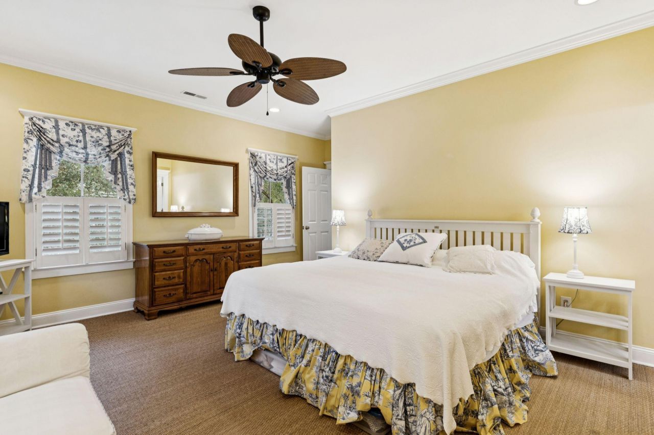 55 Eastlake Road Photo 22