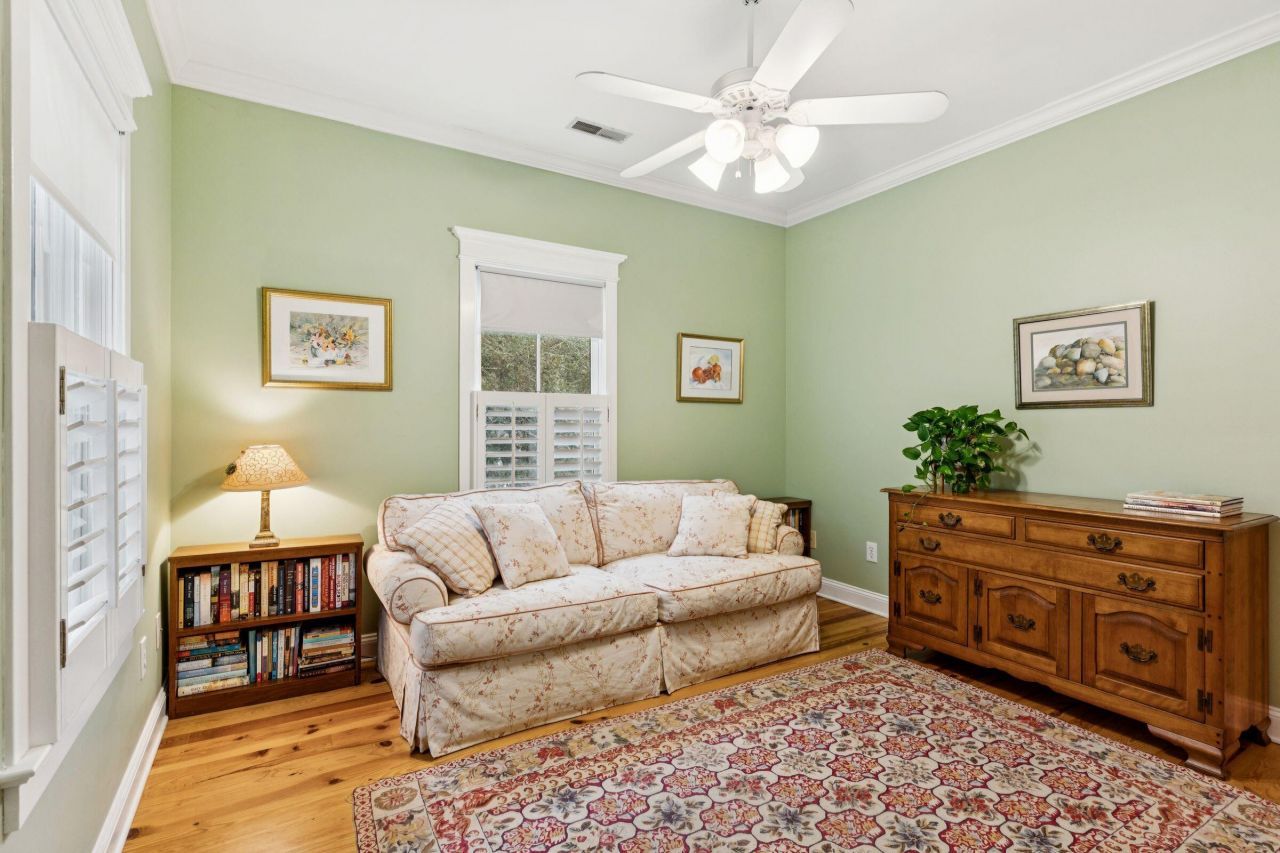 55 Eastlake Road Photo 25