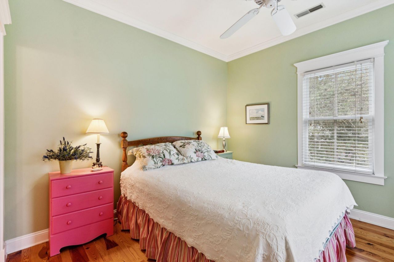 55 Eastlake Road Photo 26