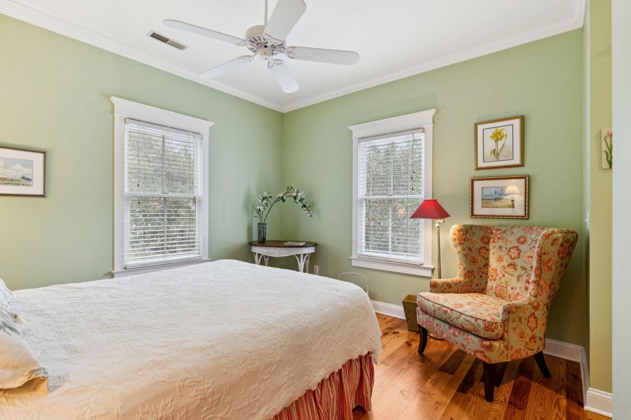 55 Eastlake Road Photo 27