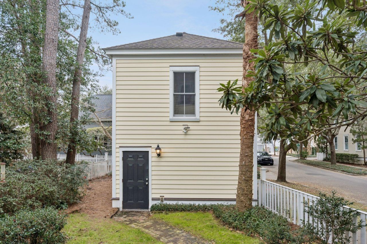 55 Eastlake Road Photo 29