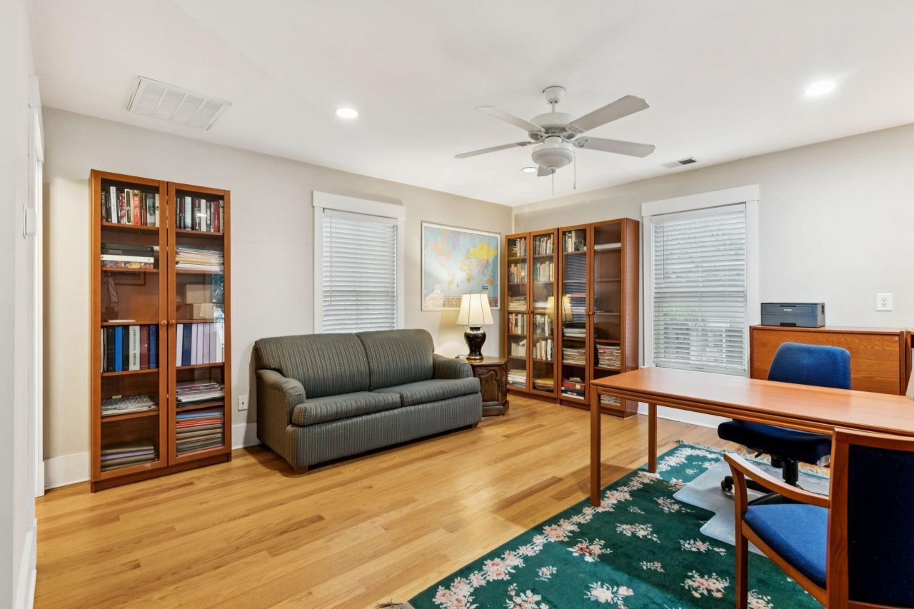 55 Eastlake Road Photo 30