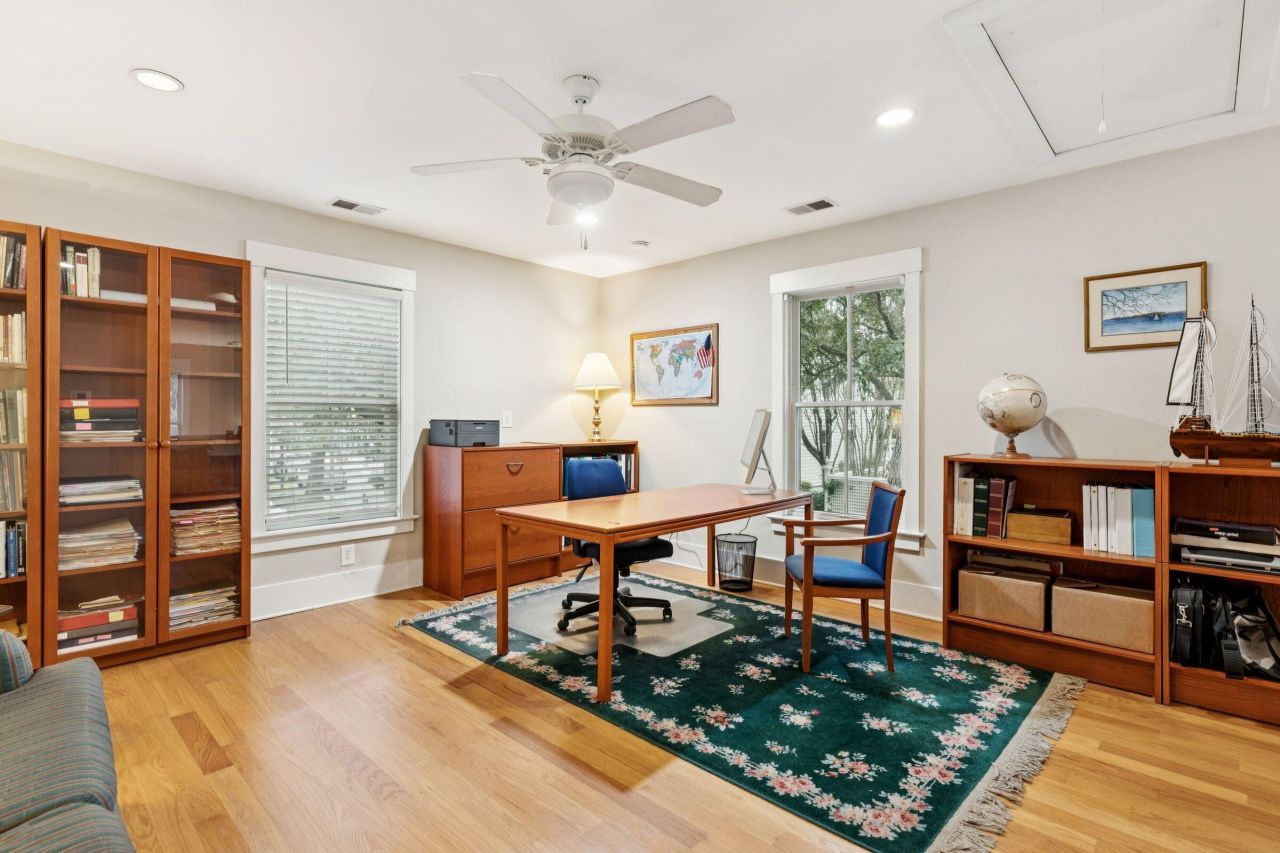 55 Eastlake Road Photo 31