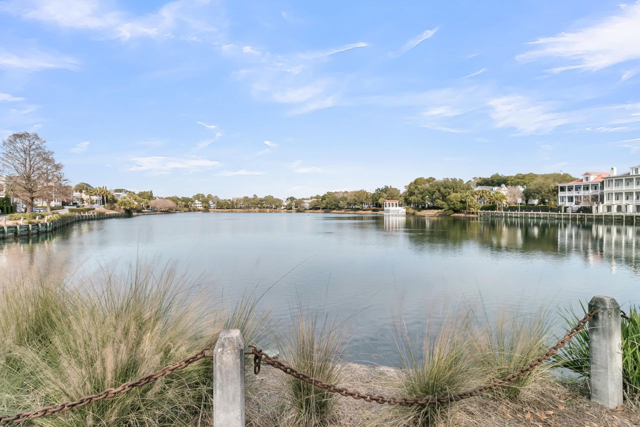 55 Eastlake Road Photo 45