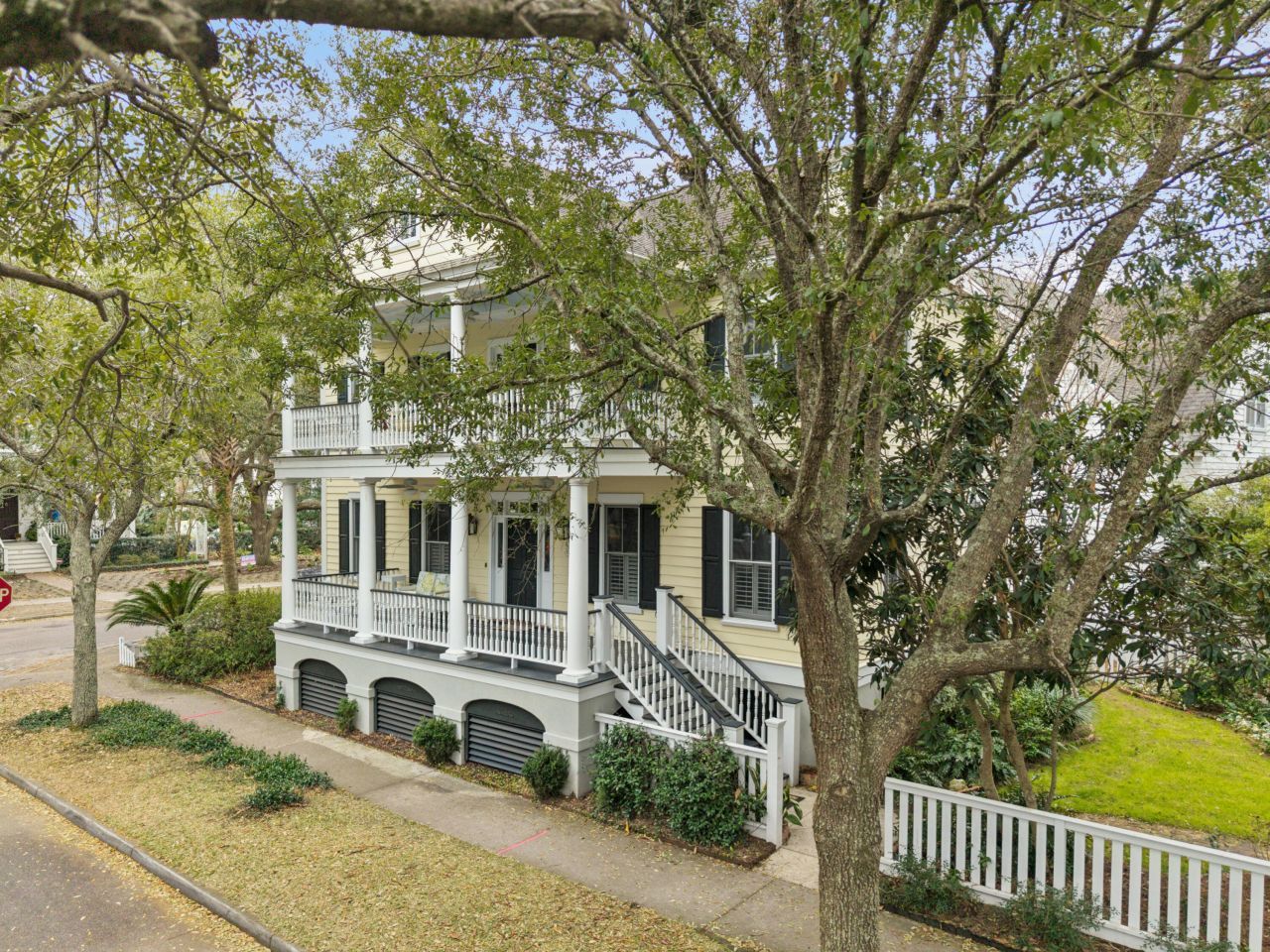 55 Eastlake Road Photo 52