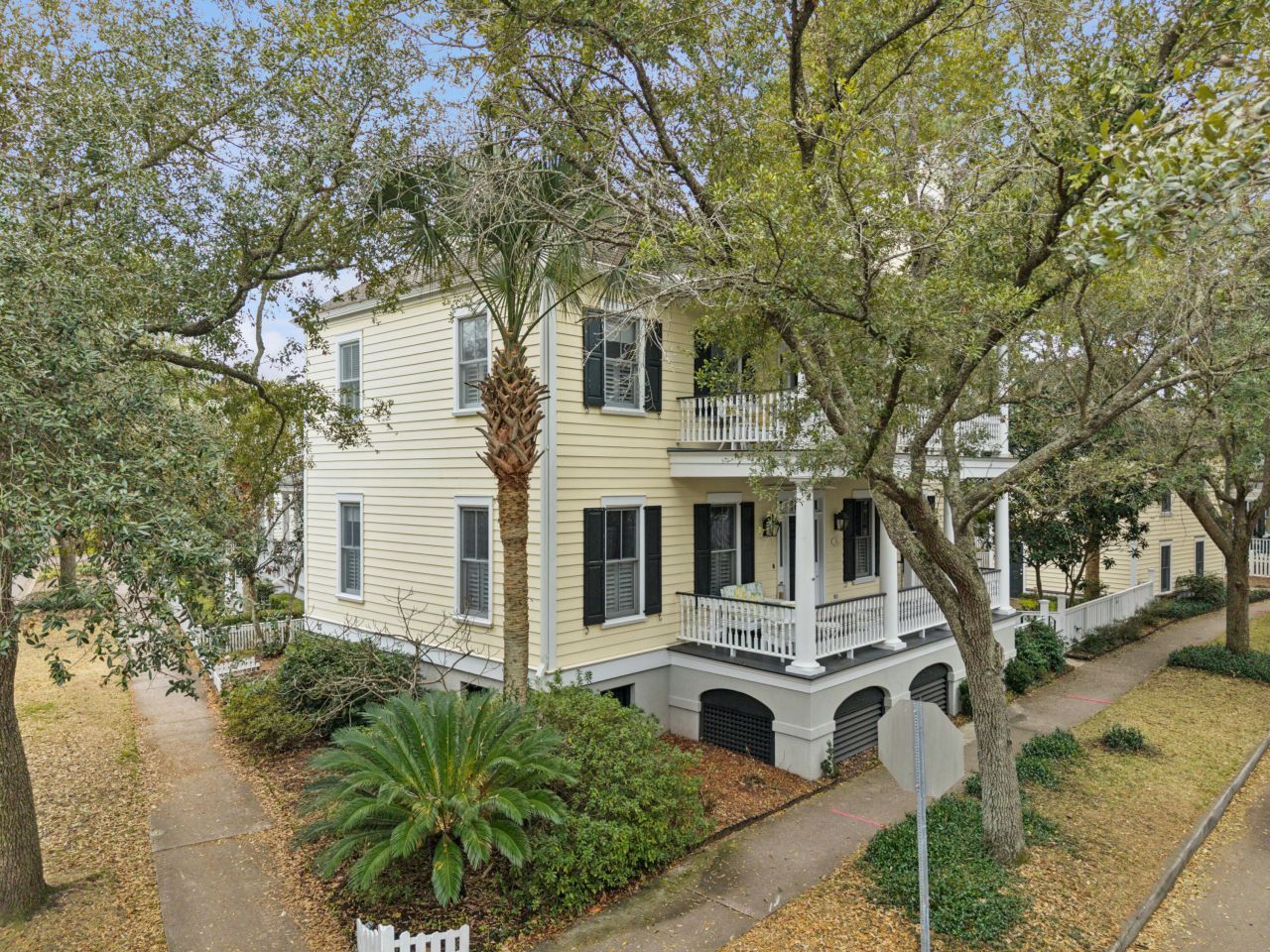 55 Eastlake Road Photo 53