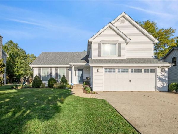 1110 Cedar Creek Drive, Lake Zurich, IL 60047