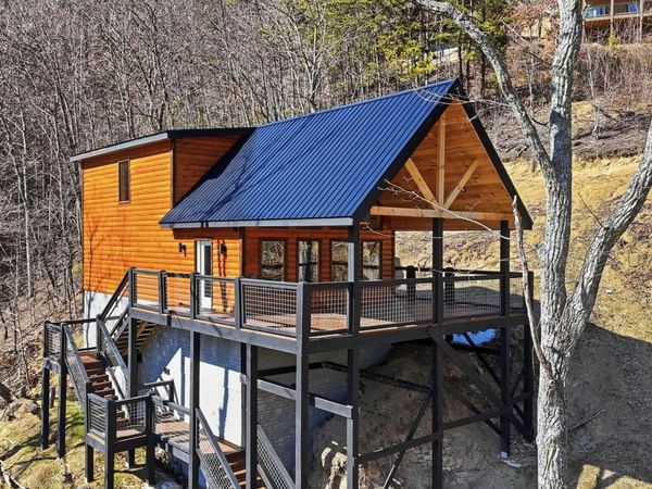 2125 Rising Fawn Way, Sevierville, TN 37876