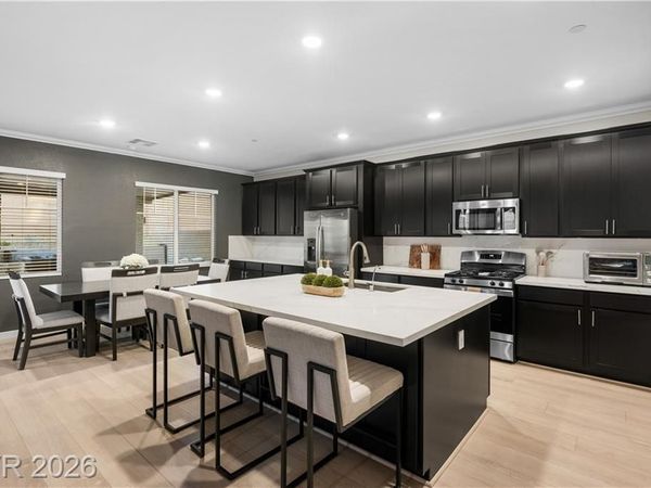 145 Rohan Crest Avenue, Henderson, NV 89011