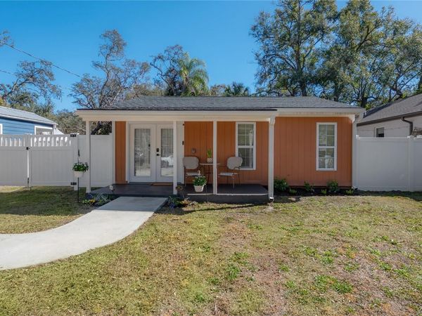 8907 N DEXTER AVENUE, TAMPA, FL 33604