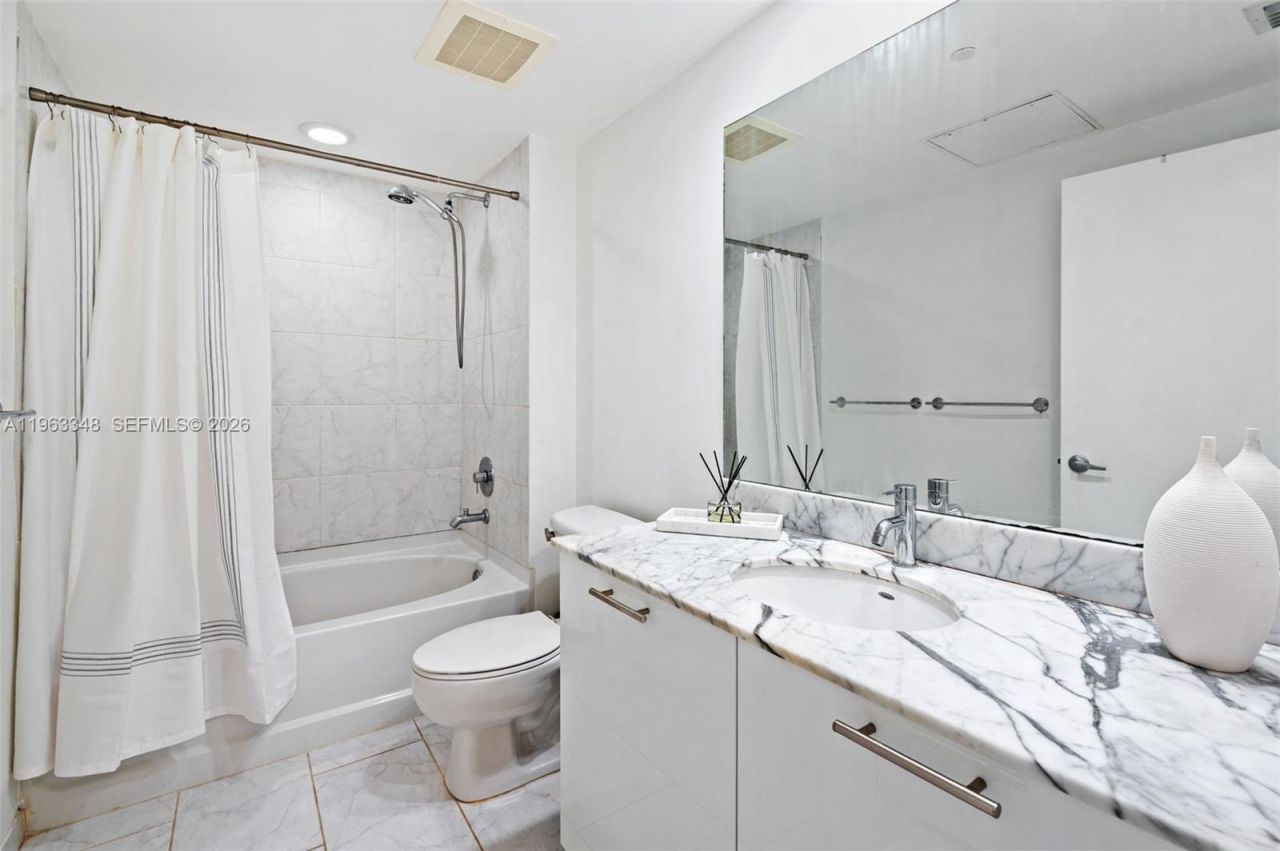 951 Brickell Ave, Unit 3603, Miami, FL 33131 Photo