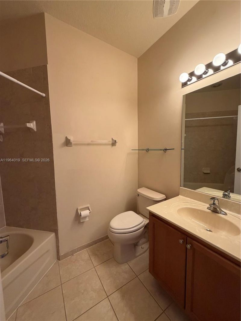 11503 NW 89th St, Unit 212, Doral, FL 33178 Photo