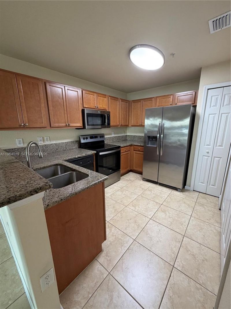 11503 NW 89th St, Unit 212, Doral, FL 33178 Photo