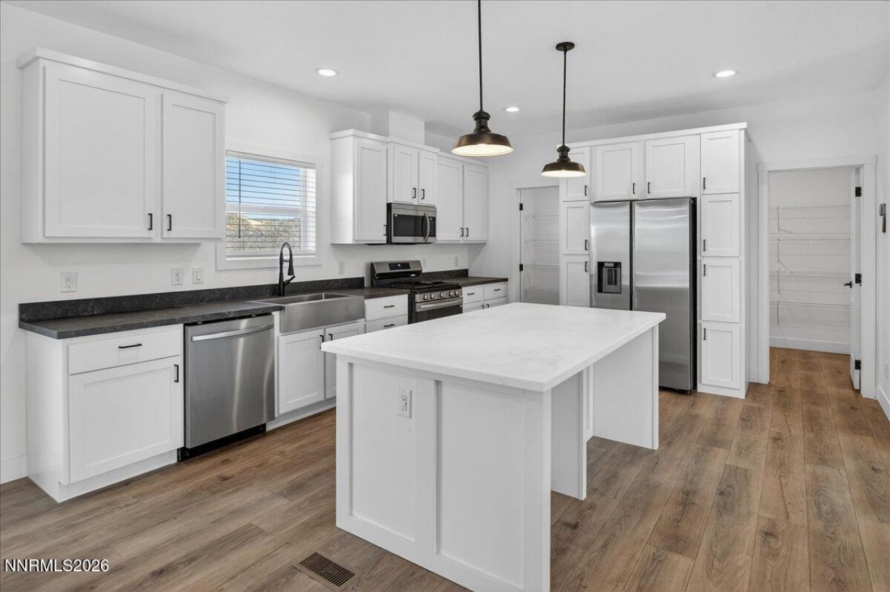 520 E 2nd Avenue, Sun Valley, NV 89433 Photo