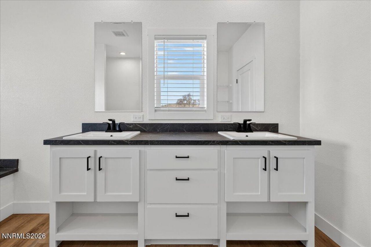 520 E 2nd Avenue, Sun Valley, NV 89433 Photo