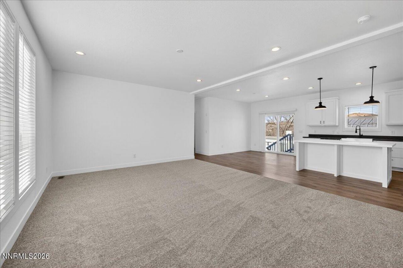 520 E 2nd Avenue, Sun Valley, NV 89433 Photo