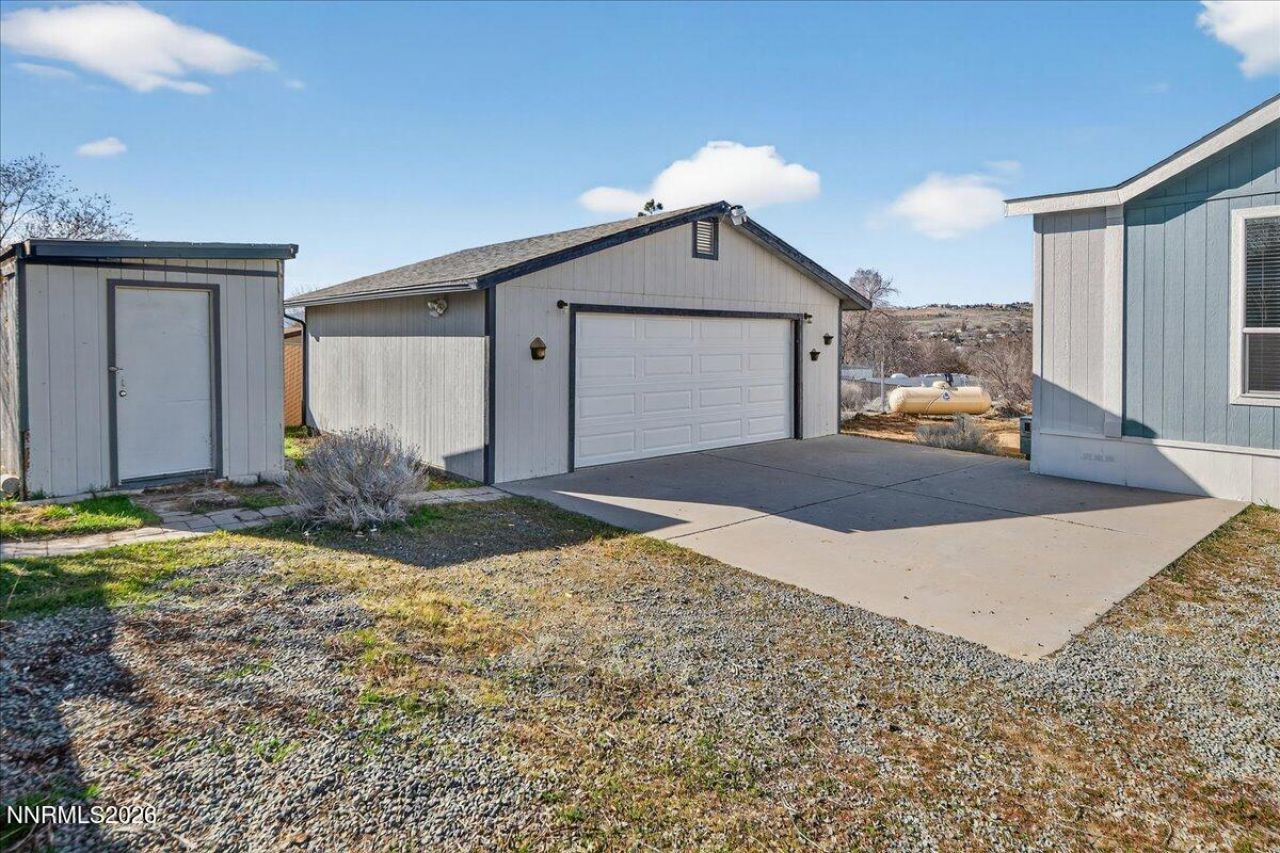 520 E 2nd Avenue, Sun Valley, NV 89433 Photo