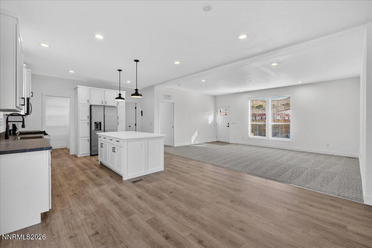 520 E 2nd Avenue, Sun Valley, NV 89433 Photo