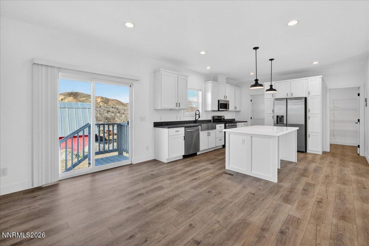 520 E 2nd Avenue, Sun Valley, NV 89433 Photo