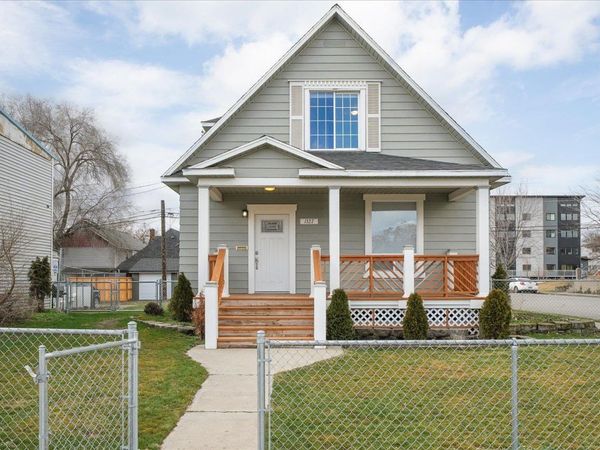 1327 N Howard St, Spokane, WA 99201