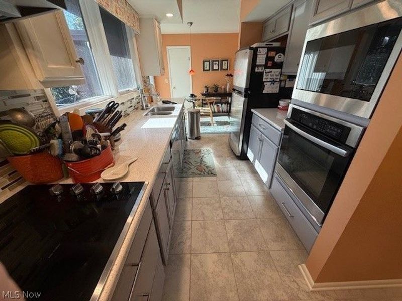 1938 Hemlock Drive, Kent, OH 44240 Photo 17