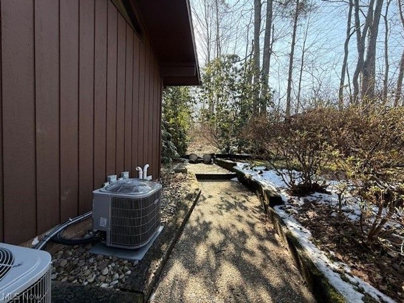 1938 Hemlock Drive, Kent, OH 44240 Photo 4