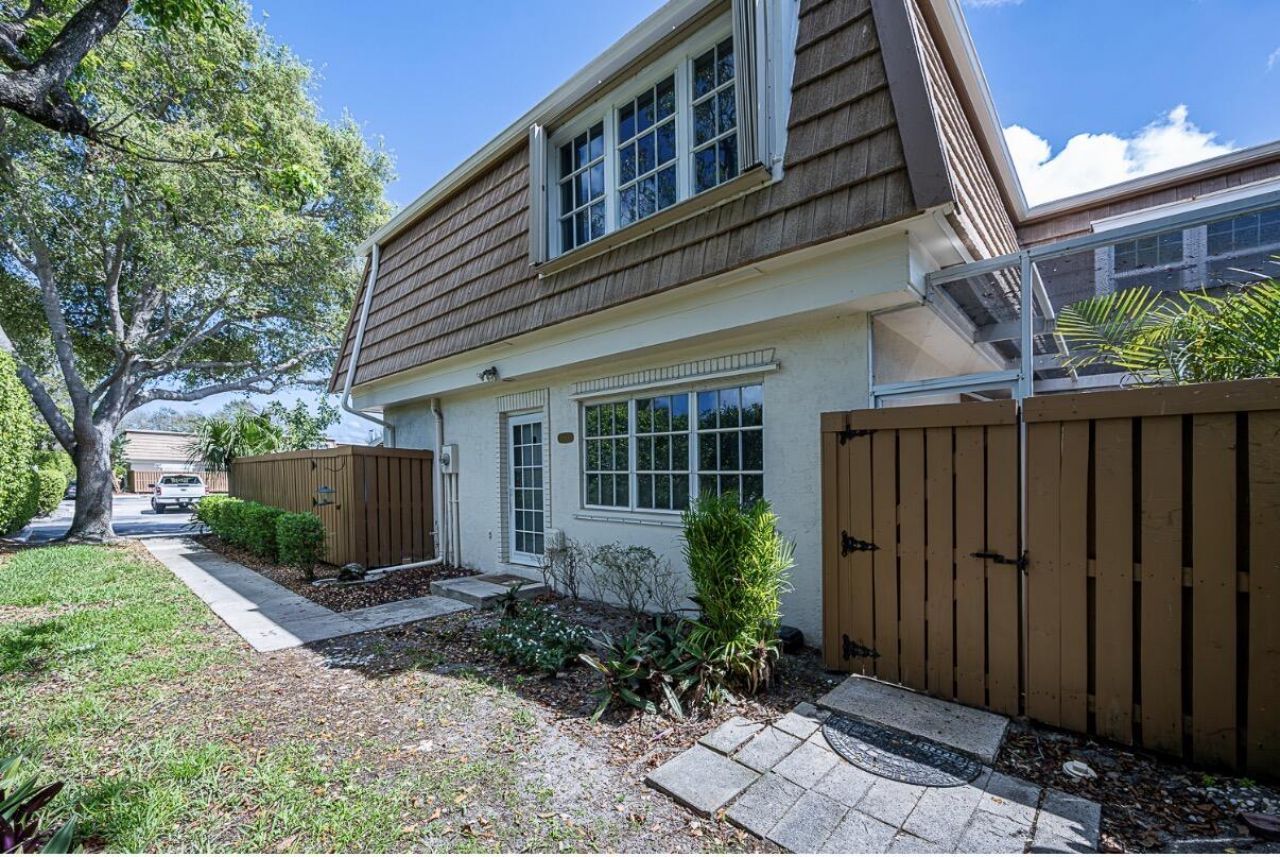 4300 Hazel Avenue, Unit D, Palm Beach Gardens, FL 33410 Photo