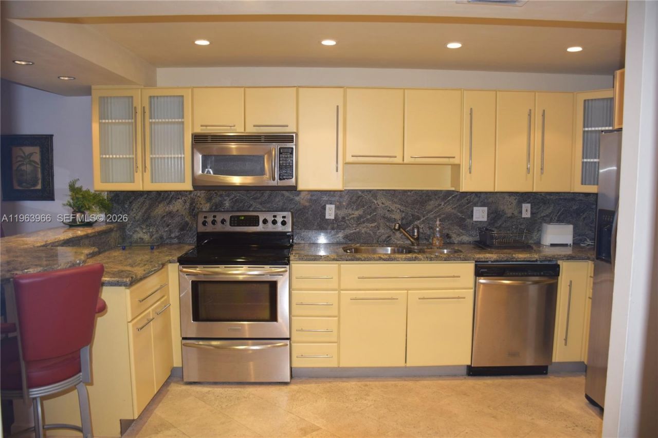 2301 Collins Ave , Unit 543, Miami Beach, FL 33139 Photo