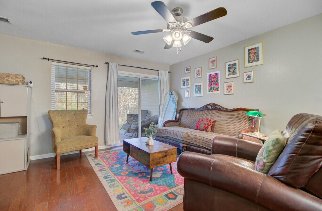 1003 Pine Bluff Drive Photo 11