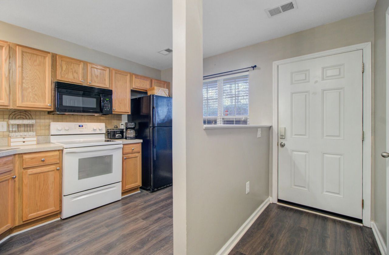 1003 Pine Bluff Drive Photo 4