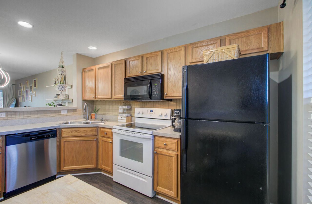 1003 Pine Bluff Drive Photo 6