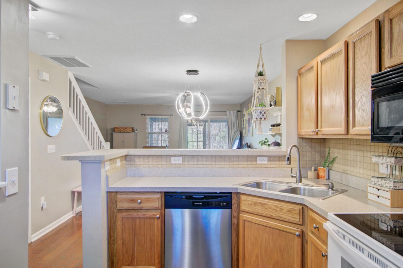 1003 Pine Bluff Drive Photo 7