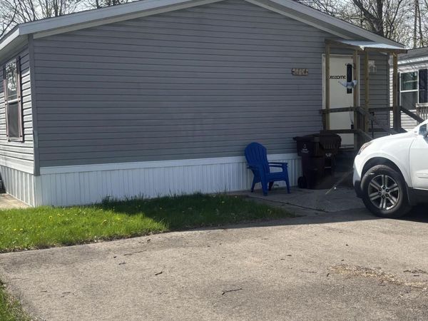 6704 Mill Stream Lane, Lansing, MI 48911