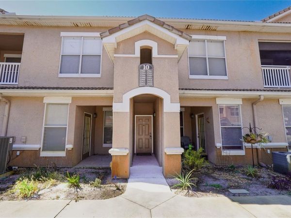 17920 VILLA CREEK DRIVE, Unit 17920, TAMPA, FL 33647