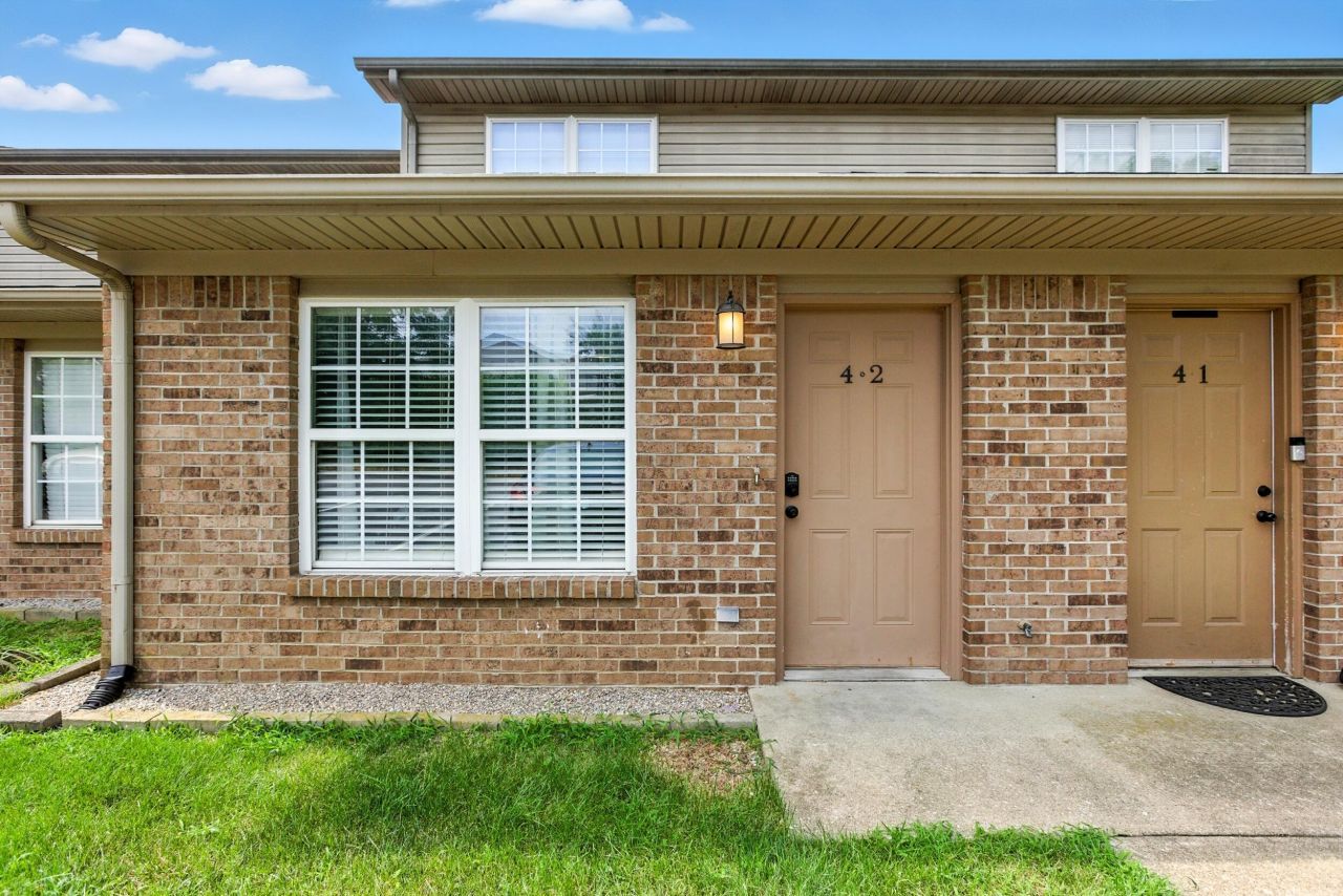 1100 Horsemans Lane, Unit 42, Lexington, KY 40504 Main Photo