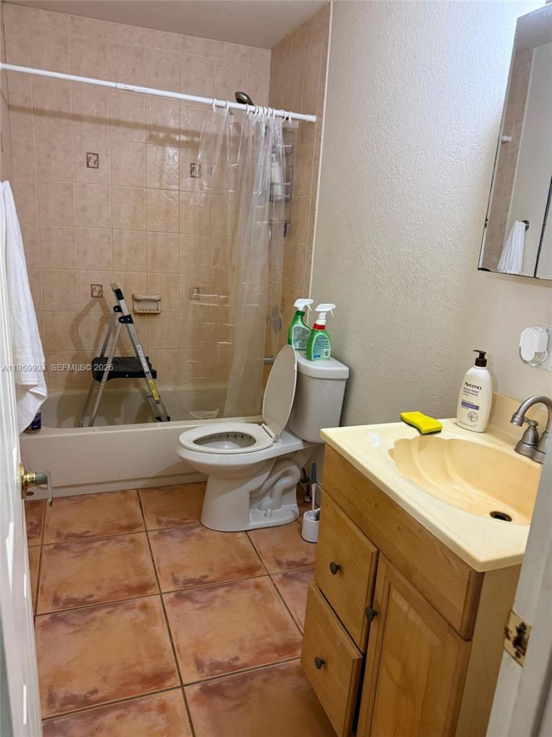 19051 SW 136th St, Miami, FL 33196 Photo