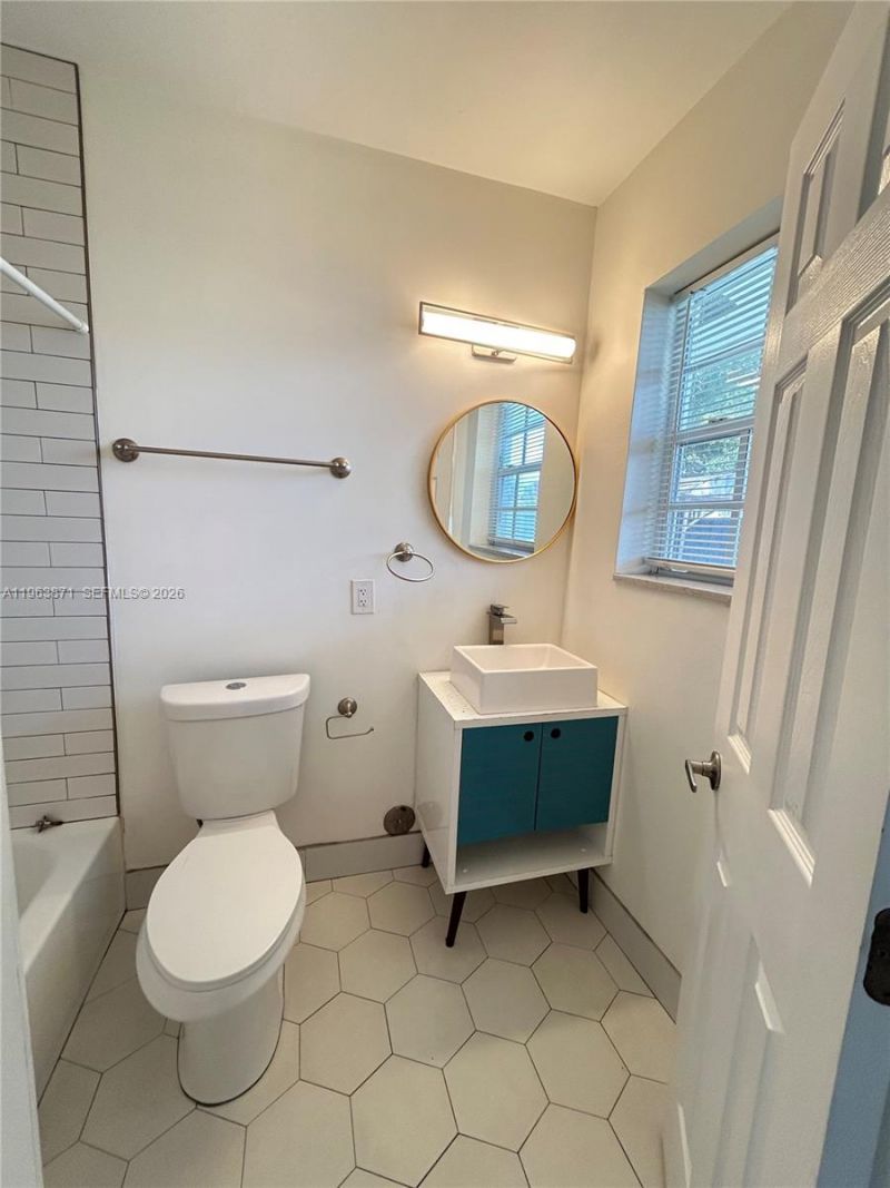 571 NE 67th, Unit 1, Miami, FL 33138 Photo