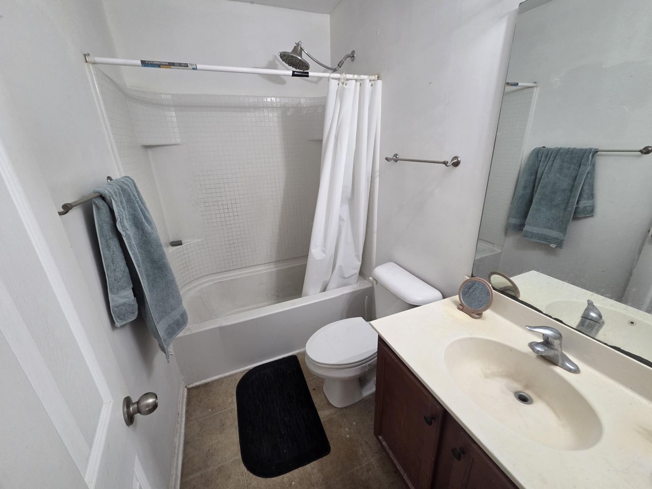 186 Avonshire Drive Photo 14