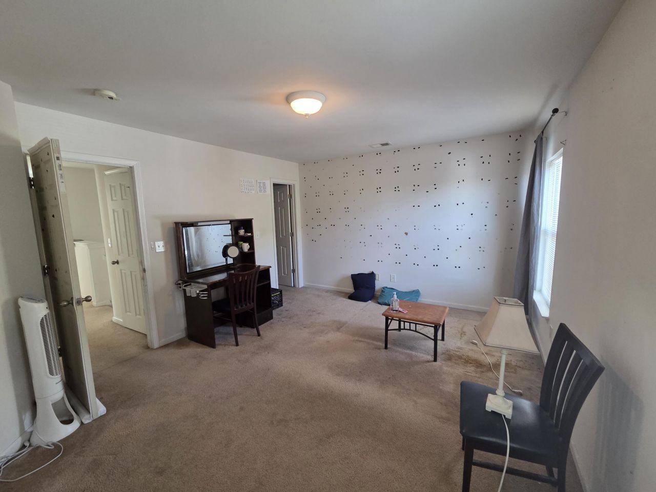 186 Avonshire Drive Photo 17