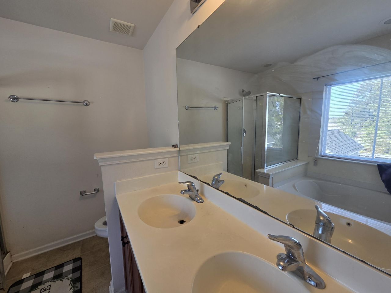 186 Avonshire Drive Photo 18