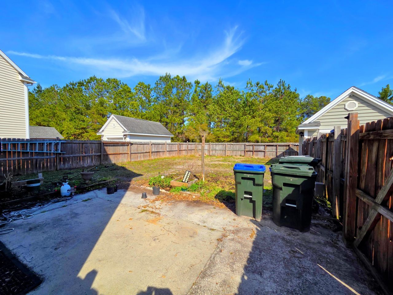 186 Avonshire Drive Photo 19