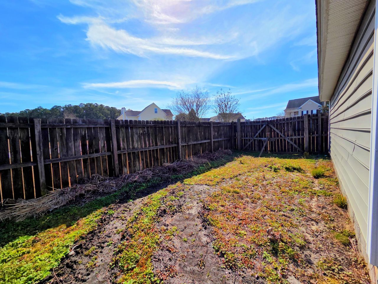 186 Avonshire Drive Photo 22