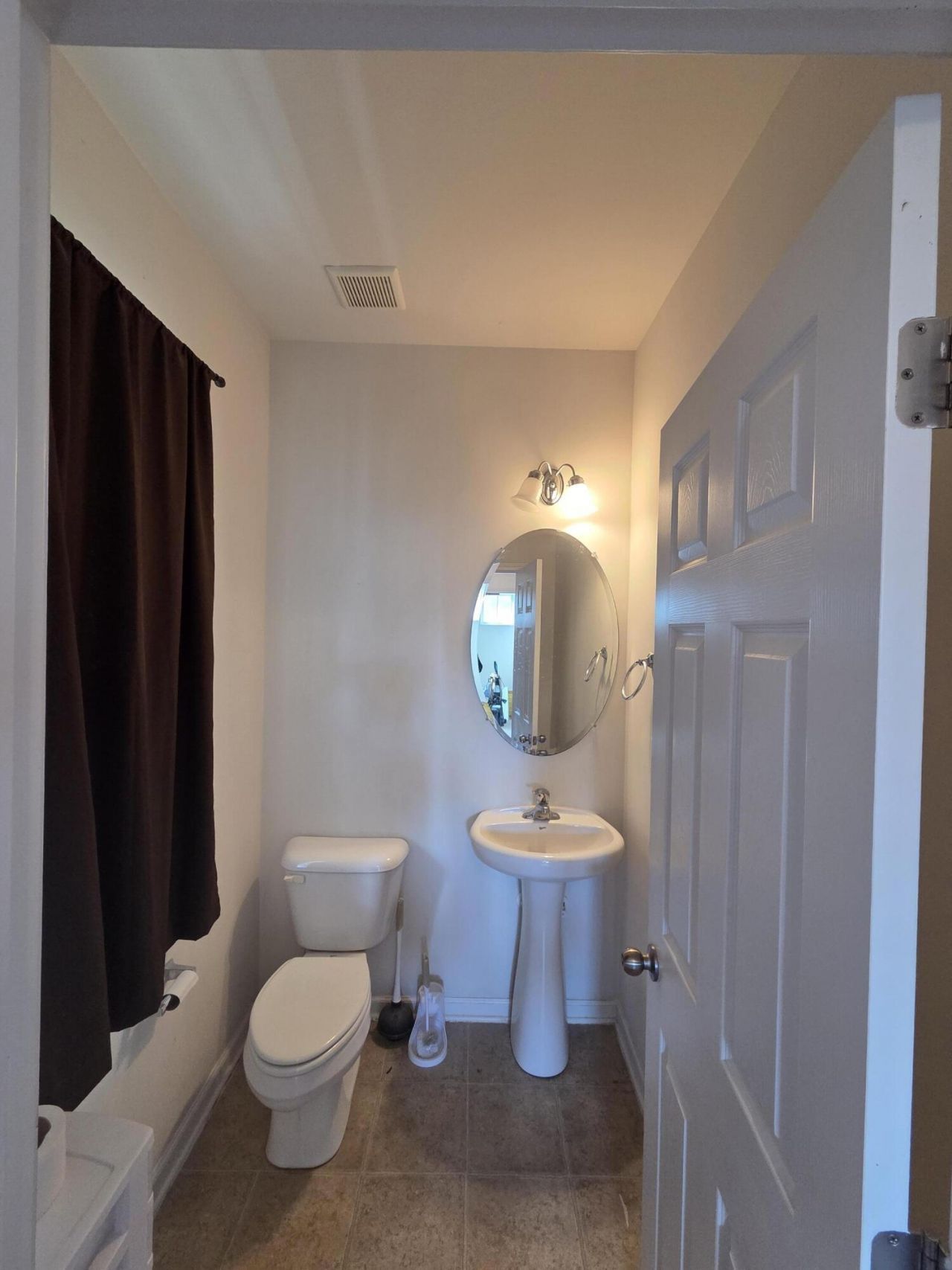 186 Avonshire Drive Photo 4