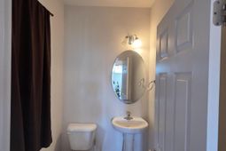 186 Avonshire Drive photo 4